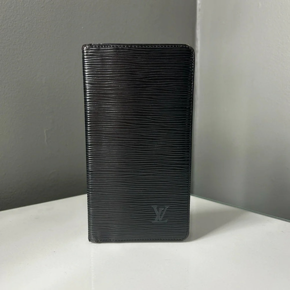 Louis Vuitton Black Epi Checkbook Wallet LO0990 - Picture 1 of 13